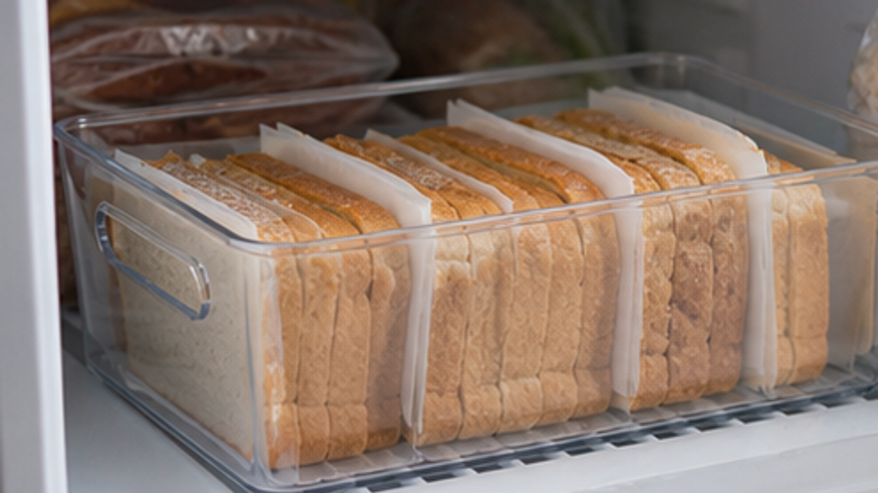 How to Organize a Freezer Bread Slice Divider Box